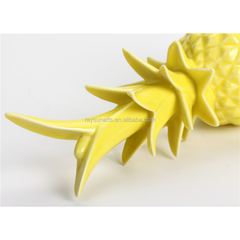 Ceramic porcelain Pineapple ornament accent decor For Home decoration