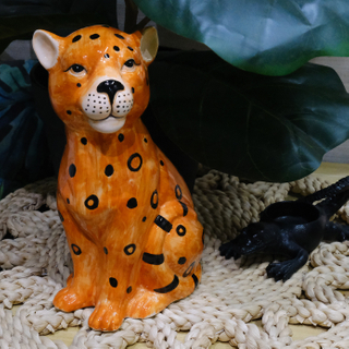 Hot seller of custom animal style desktop statue home Resin/Ceramics accent decor